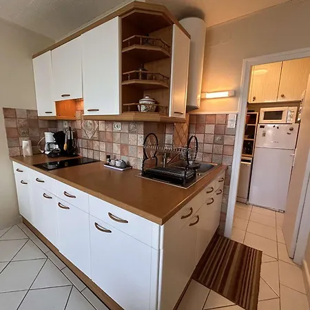 Proche Plage, Balcon, Parking Prive - Fr-1-224c-364